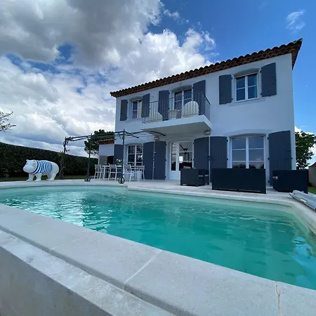 Casa de Férias Cetanou 4 Etoiles Piscine Et Climatisation Au Calme La Londe-les-Maures